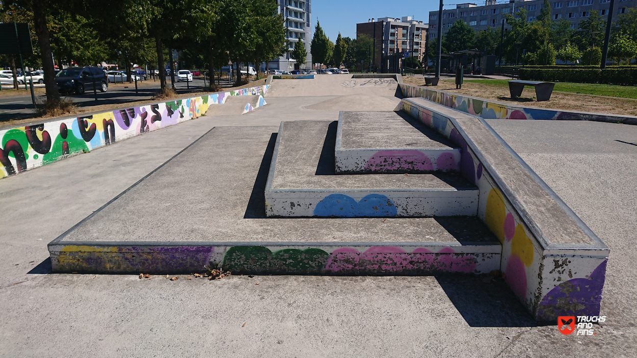 Aulnoy Lez Valenciennes skatepark